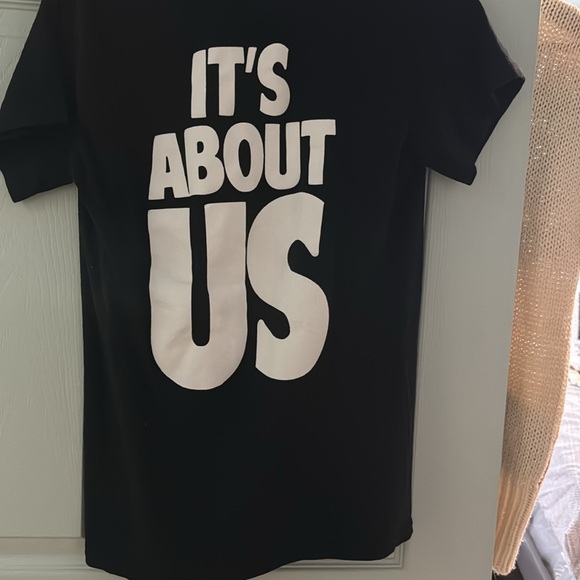 black-and-white T-shirt, quoting Black Lives Matter  size small - Picture 2 of 3